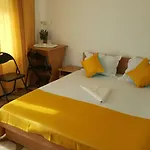 Vila Yza