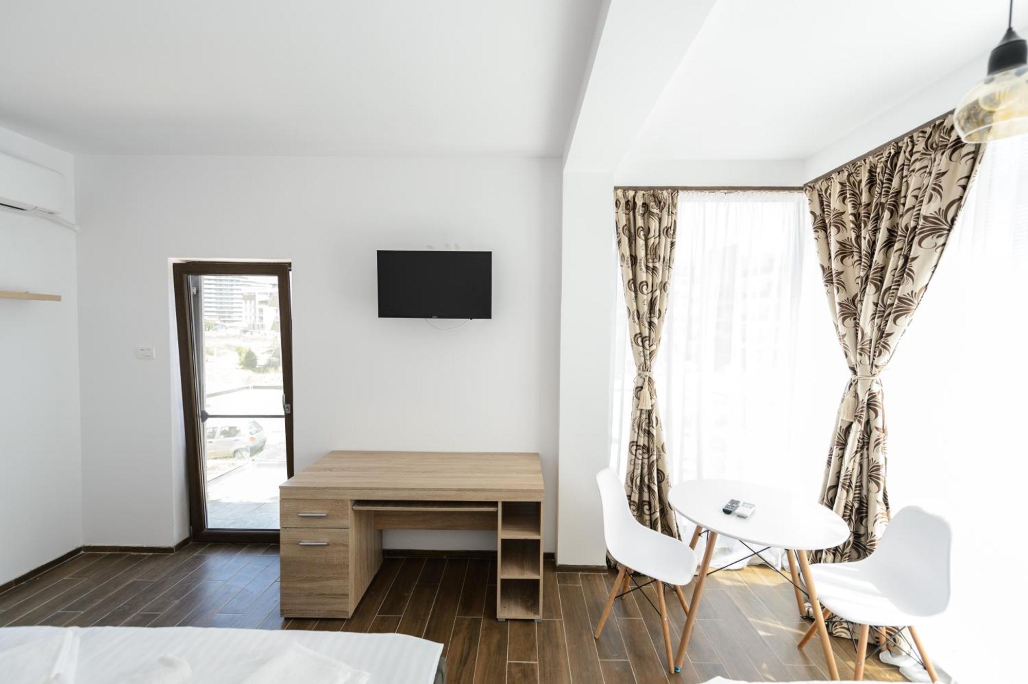 Lily Guest house *