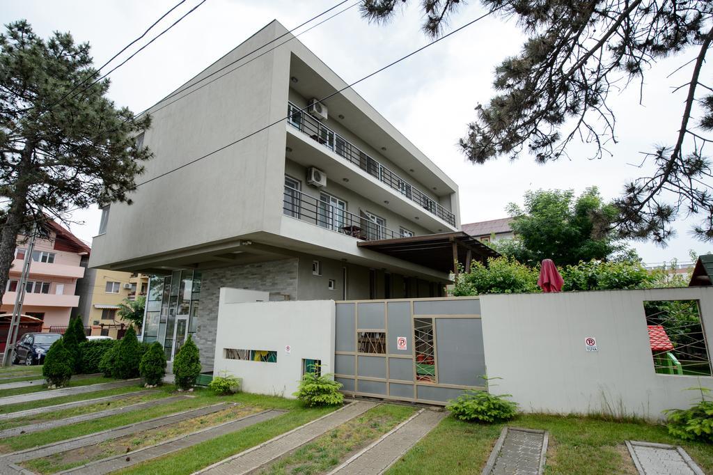 Tuya Apartament