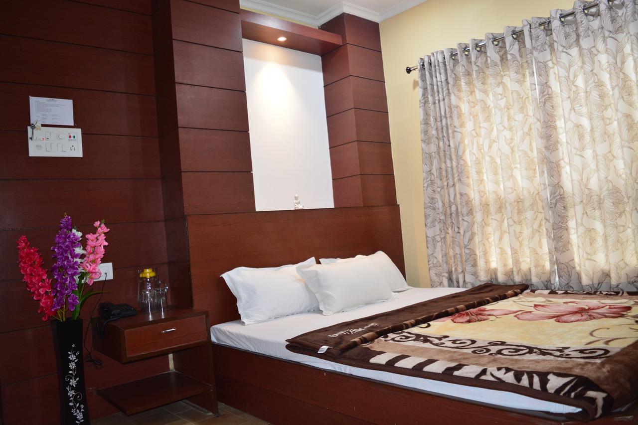 Prakash Hotel *