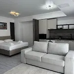 White Titanic Studio Mamaia