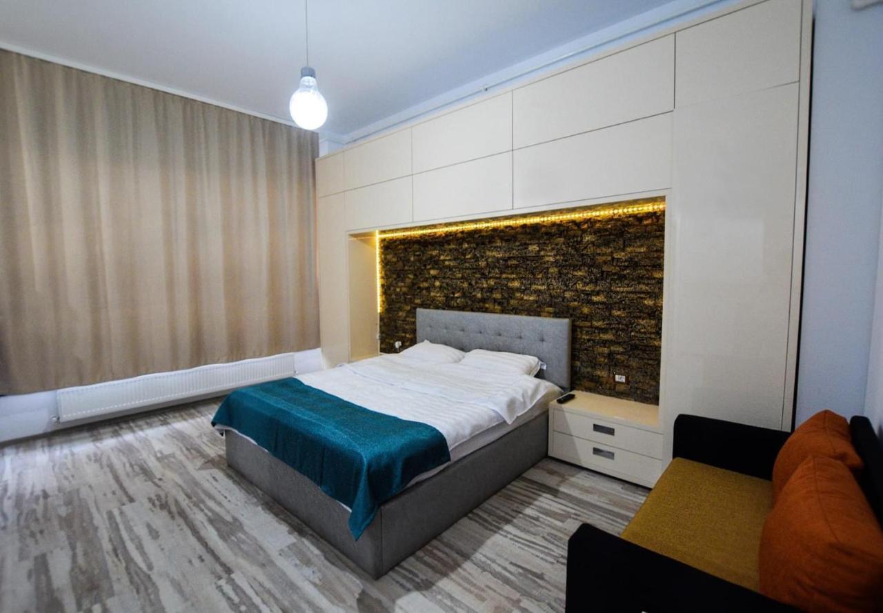 Premium Side * Mamaia