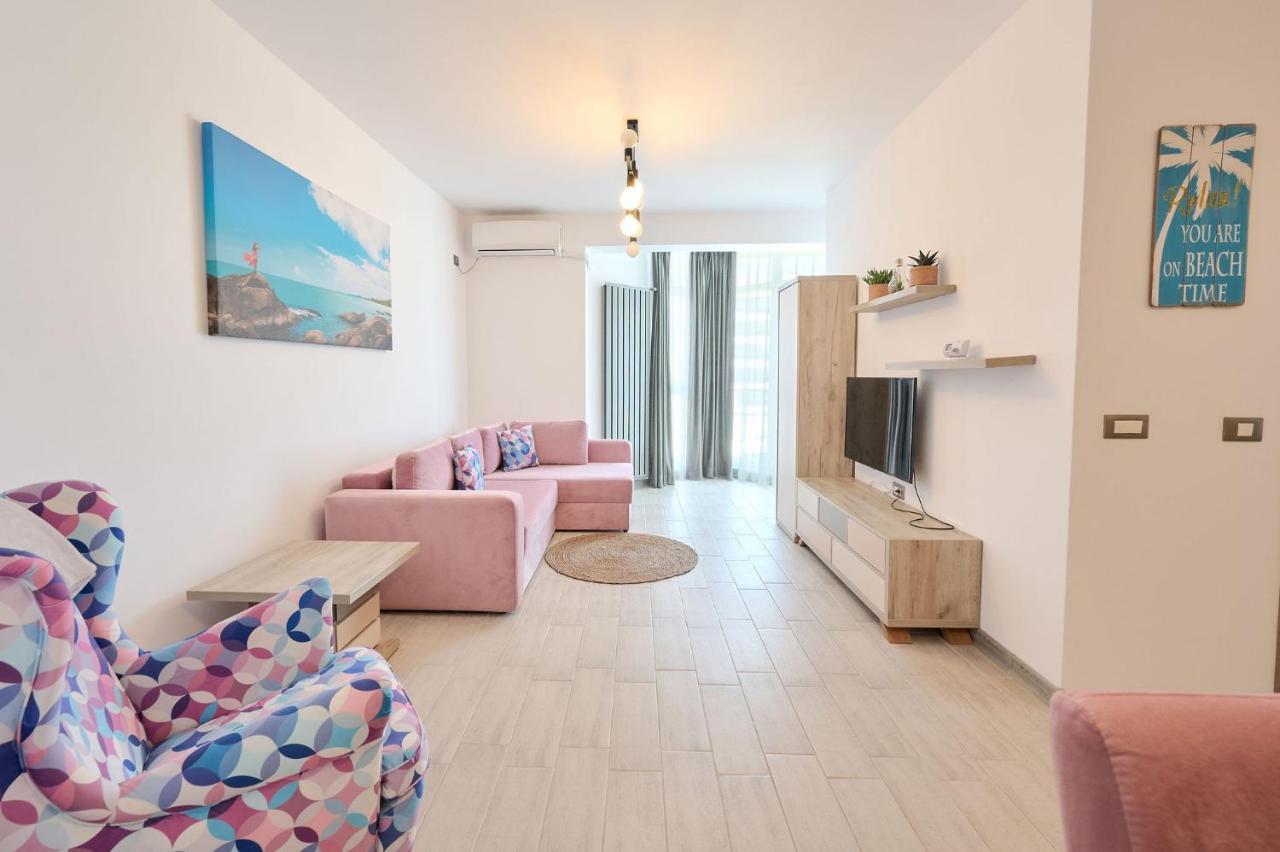Beachfront 1br Apartment- N Pools Apartament Mamaja