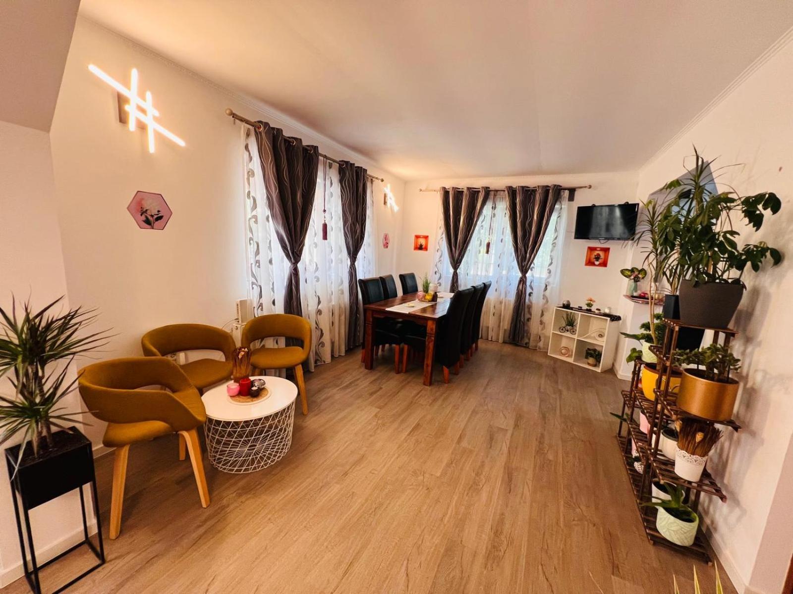 Casa Naomi * Эфорие Норд
